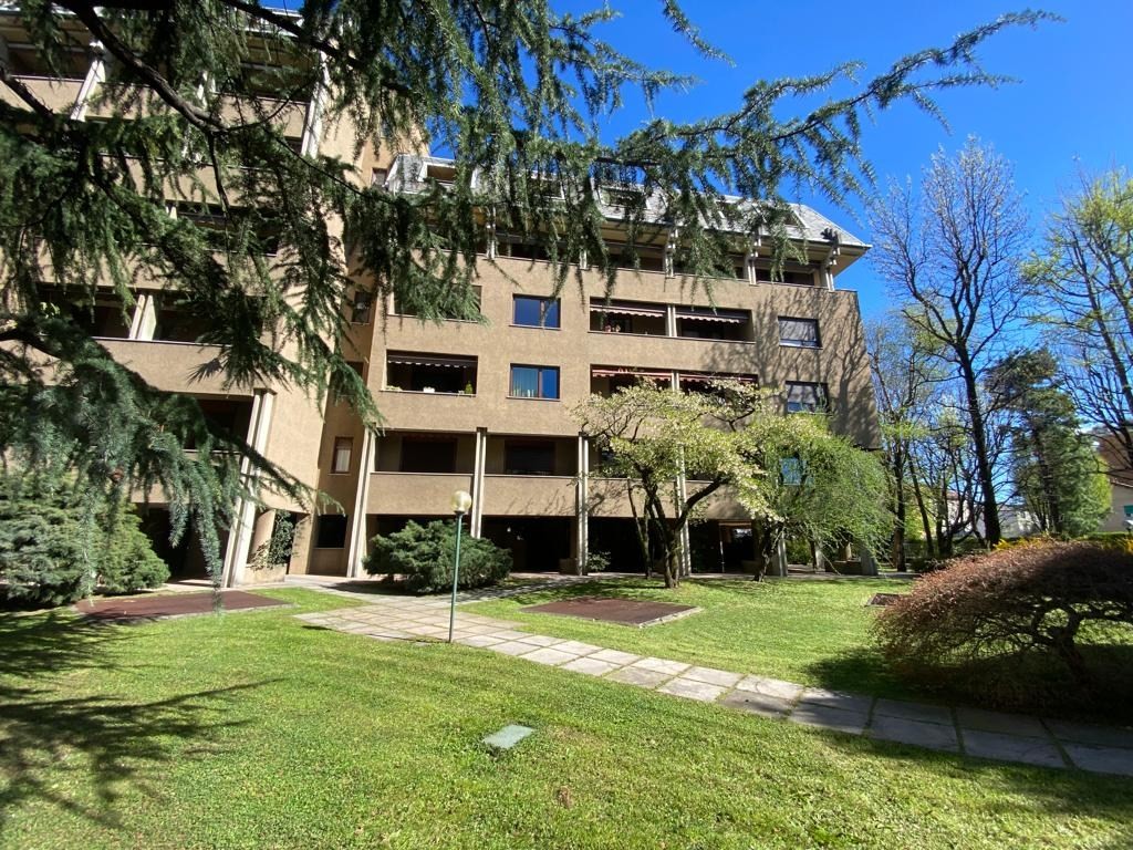 Monza centro - AFFITTASI appartamento monolocale arredato con box