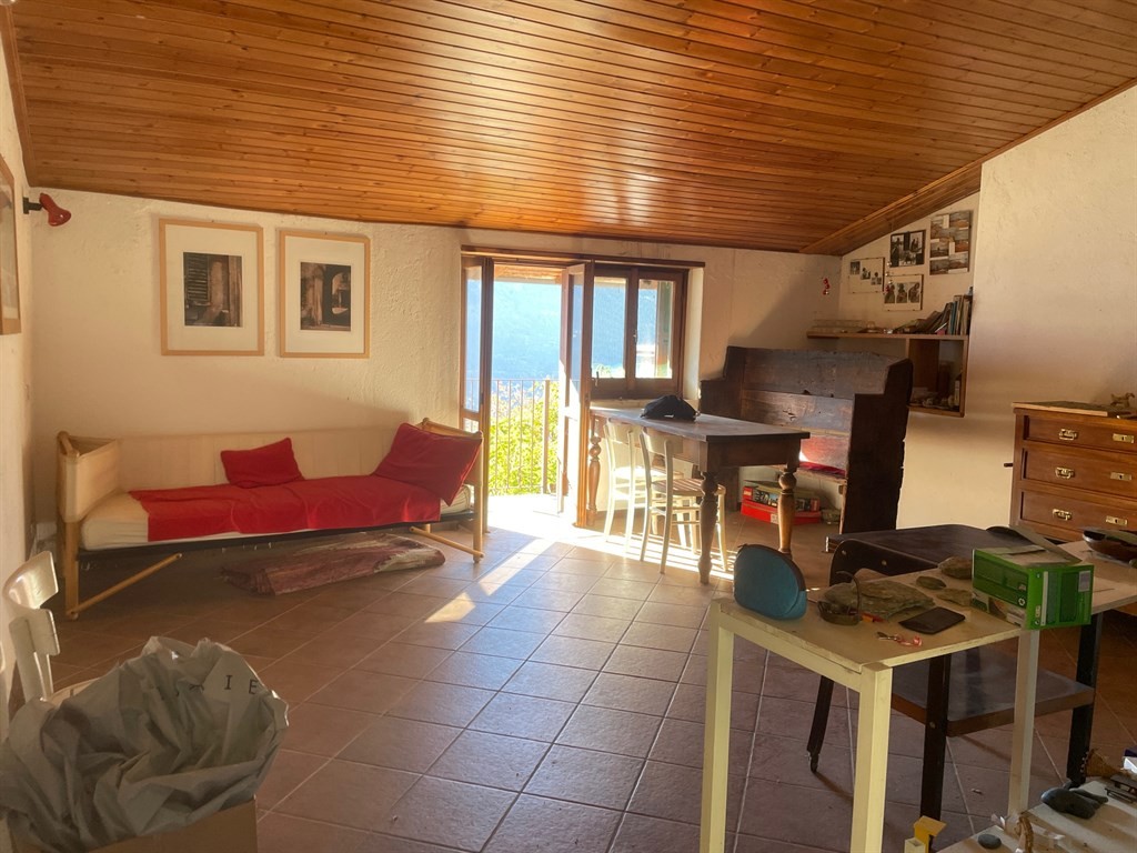 INTERA PROPRIETA' IN CASA STORICA con CANTINE  - POGGIRIDENTI - SONDRIO