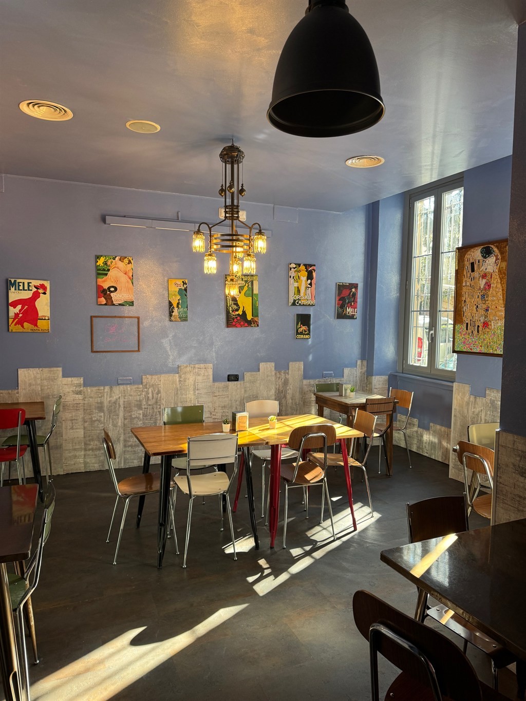 PUB CON CUCINA E CANNA FUMARIA - MONZA CENTRO