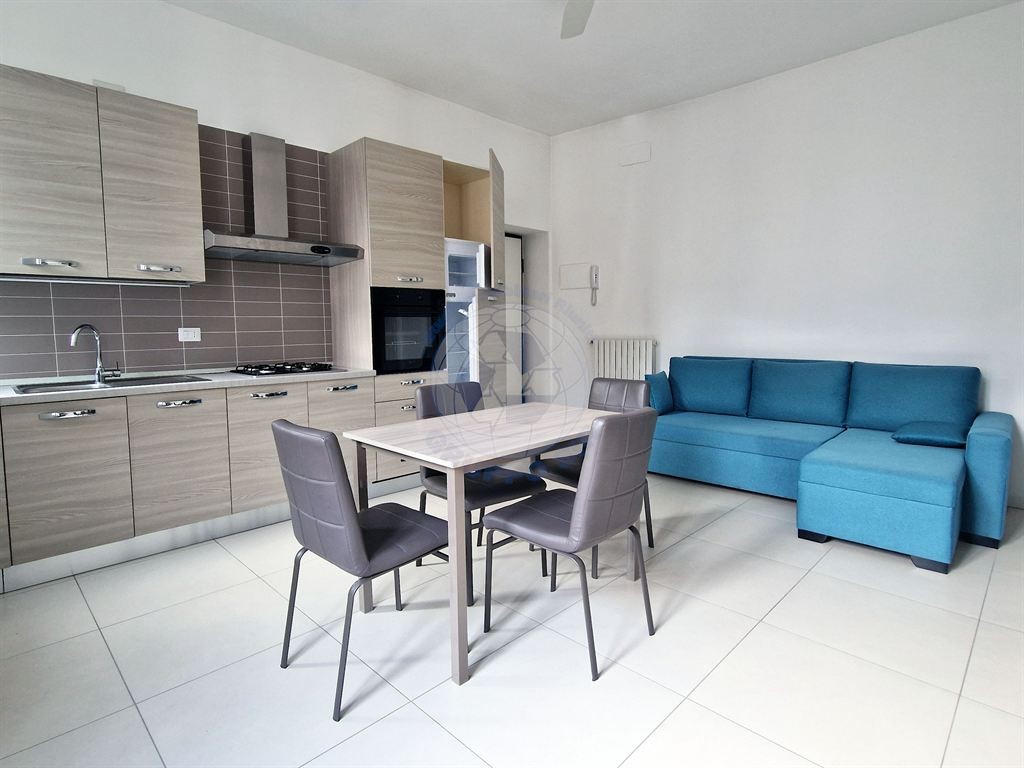 Bilocale arredato in centro Monza